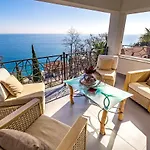 Luxury Penthouse Prestige Near The Sea